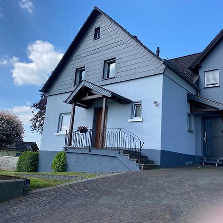 Deine-Eifel-Ferienwohnung Feusdorf Екстер'єр фото