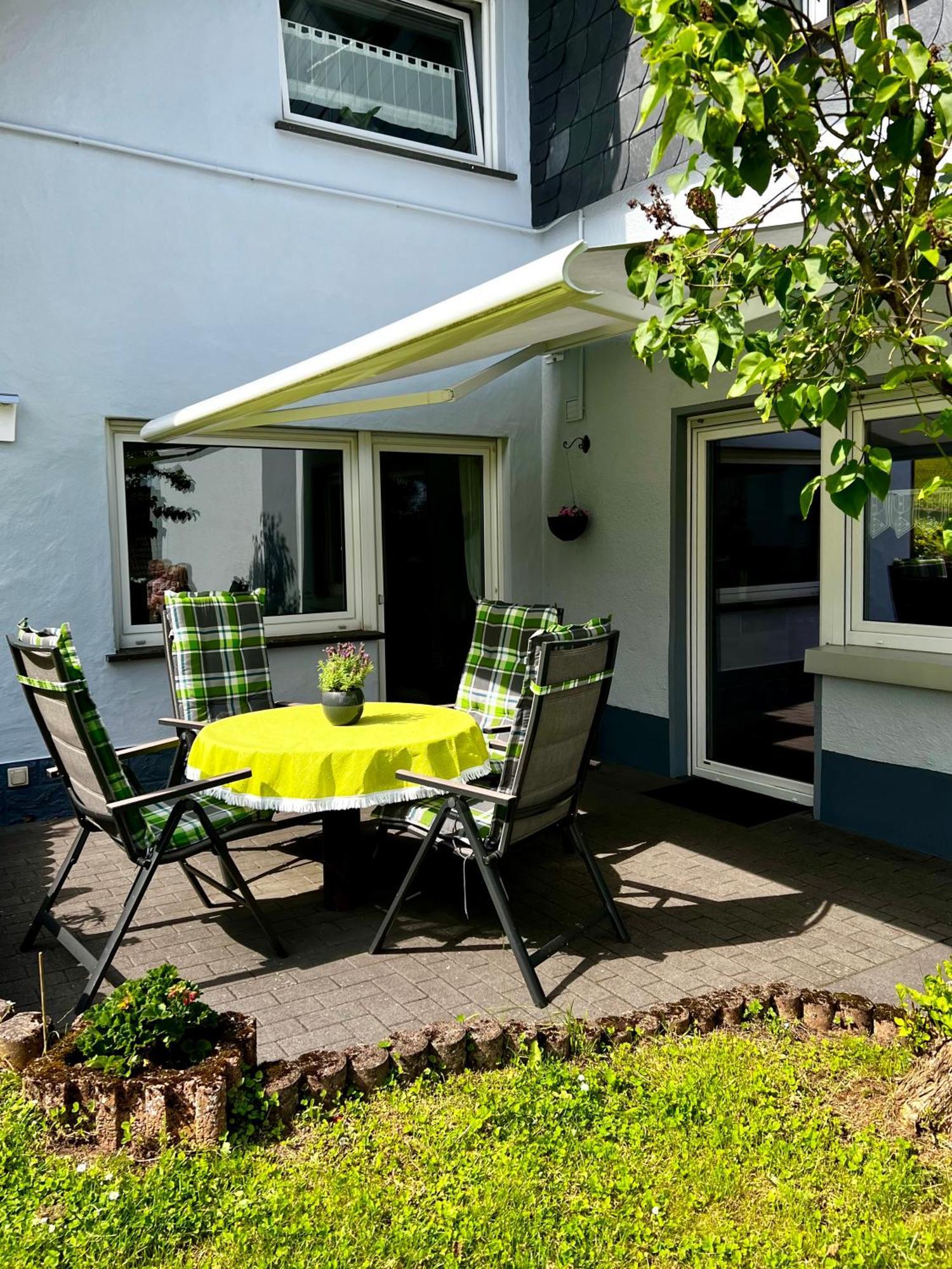 Deine-Eifel-Ferienwohnung Feusdorf Екстер'єр фото