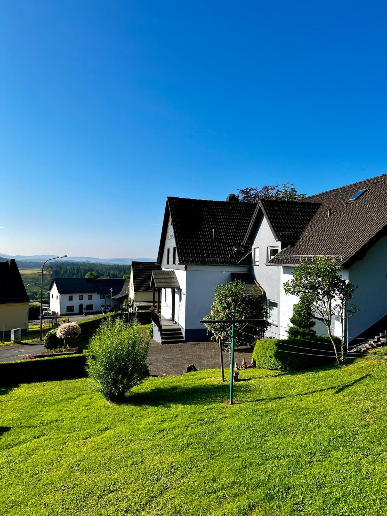 Deine-Eifel-Ferienwohnung Feusdorf Екстер'єр фото