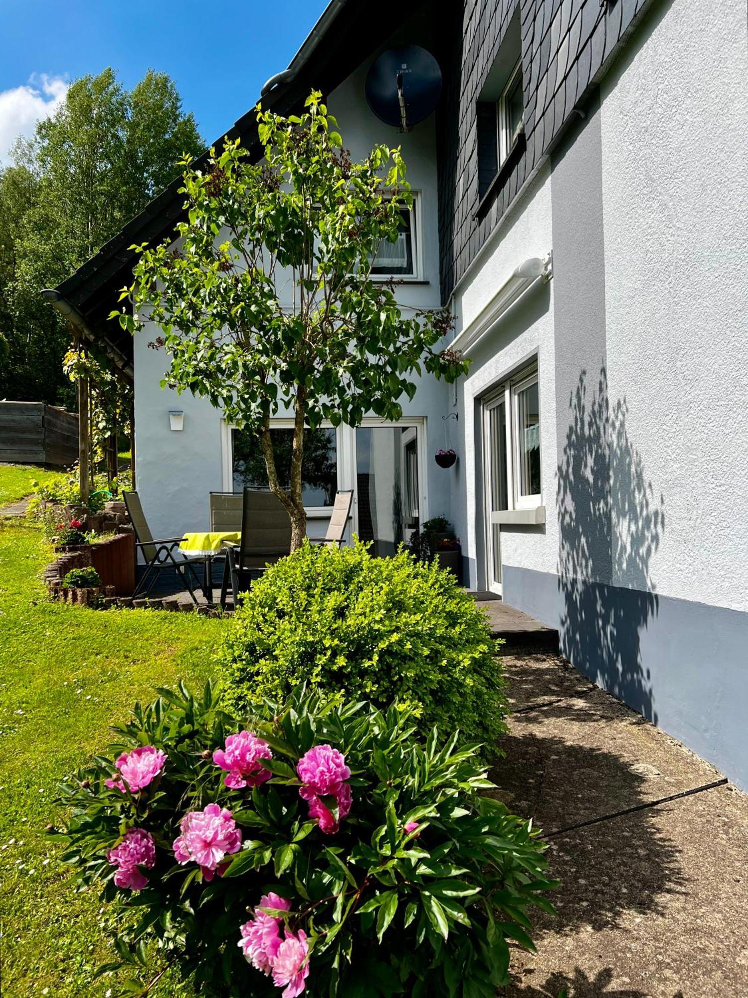 Deine-Eifel-Ferienwohnung Feusdorf Екстер'єр фото