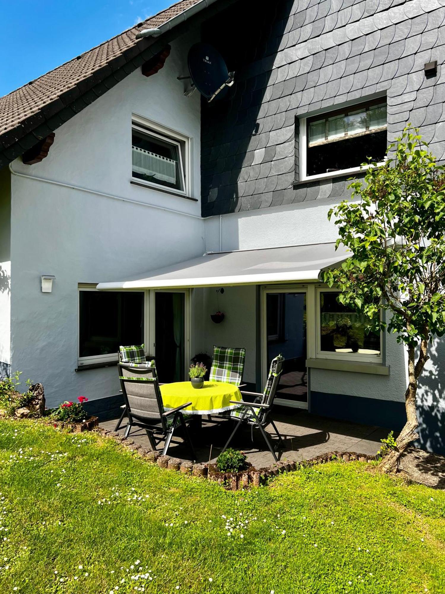 Deine-Eifel-Ferienwohnung Feusdorf Екстер'єр фото
