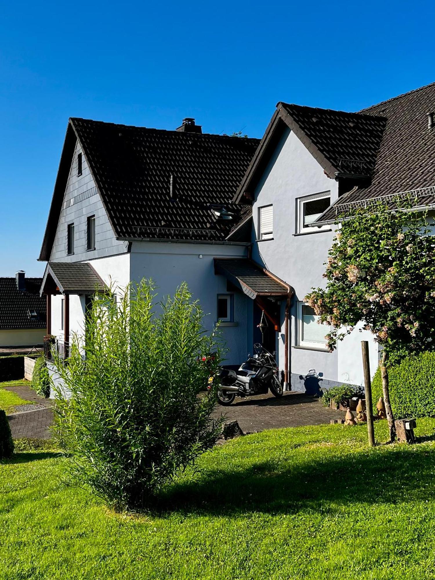 Deine-Eifel-Ferienwohnung Feusdorf Екстер'єр фото