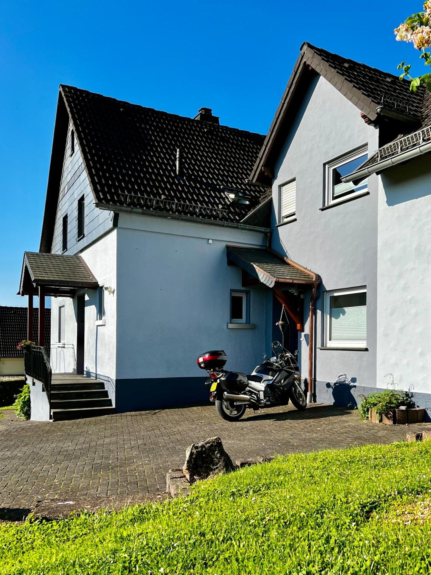 Deine-Eifel-Ferienwohnung Feusdorf Екстер'єр фото